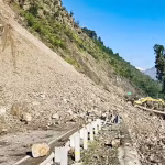 Landslides block Jammu-Srinagar National Highway in Ramban | India News – The Times of India
