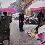 MeT forecasts heavy rains in Kashmir plains, snowfall in higher reaches | India News – The Times of India